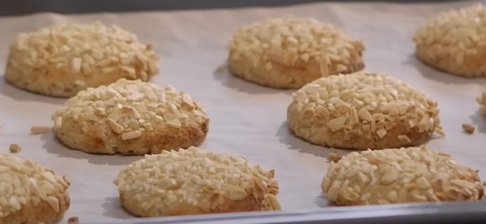 Buckwheat-coconut cookies