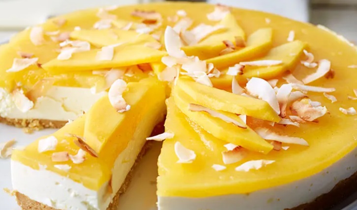 Cheesecake with smoothie glaze