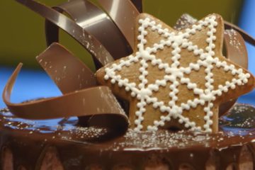 Gingerbread cake with forest fruit cream
