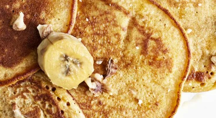 Pumpkin pancakes with caramelized bananas