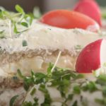 Sandwich cake with egg paste