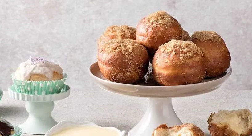 Traditional doughnuts with custard cream