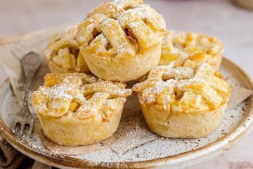 Vanilia cream and apple tartlets