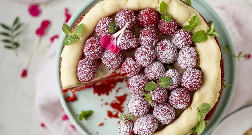 Vegan raspberry and buckwheat cream cake