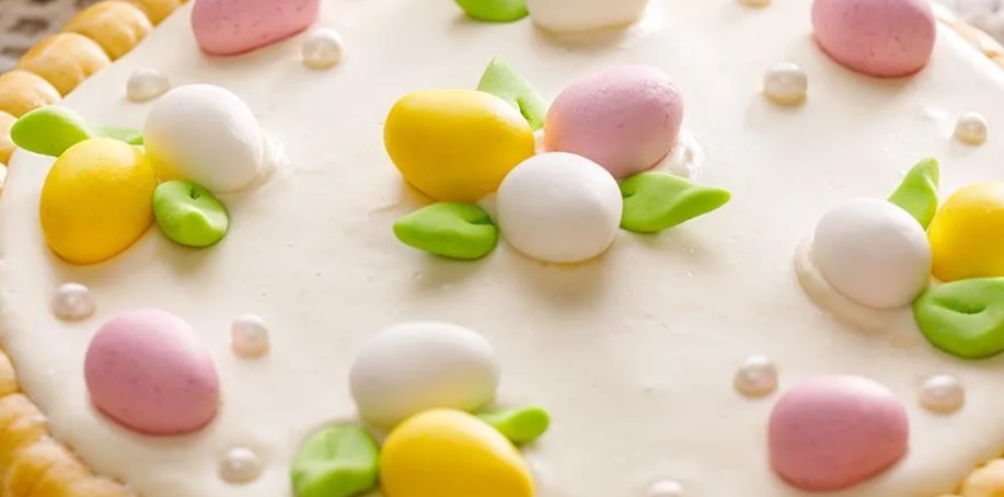 White chocolate and cherry mazurek