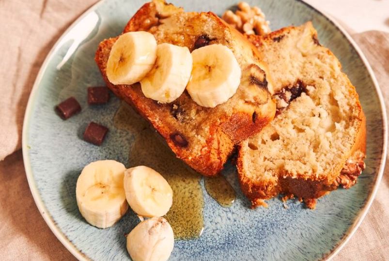 banana cake on the plate