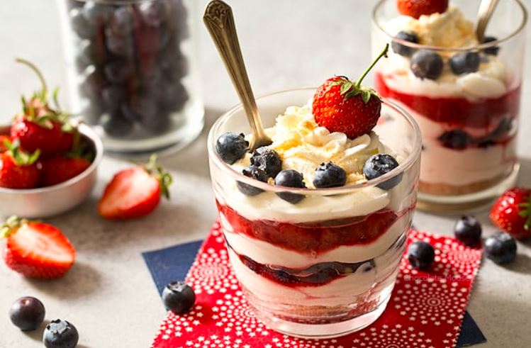 Cheesecake Berry Parfaits