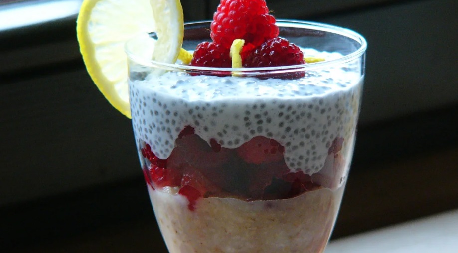 Chia and Oatmeal in Coconut Milk with Raspberries