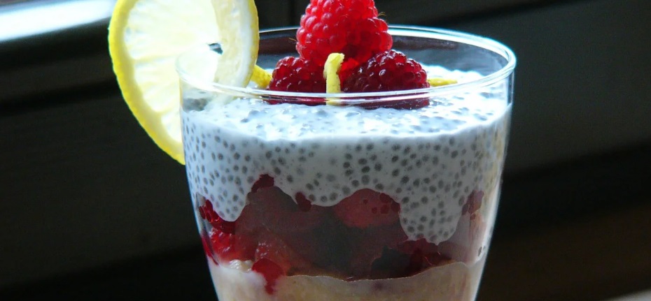 Chia and Oatmeal in Coconut Milk with Raspberries