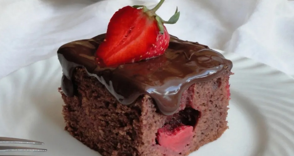 Chocolate Cake with Strawberries