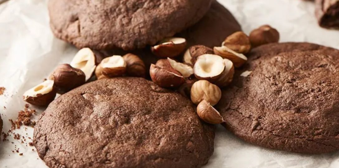Chocolate Cookies with Toffee Filling