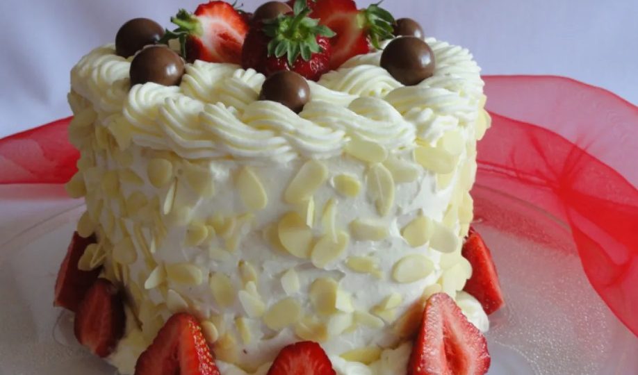Chocolate Strawberry Cream Cake