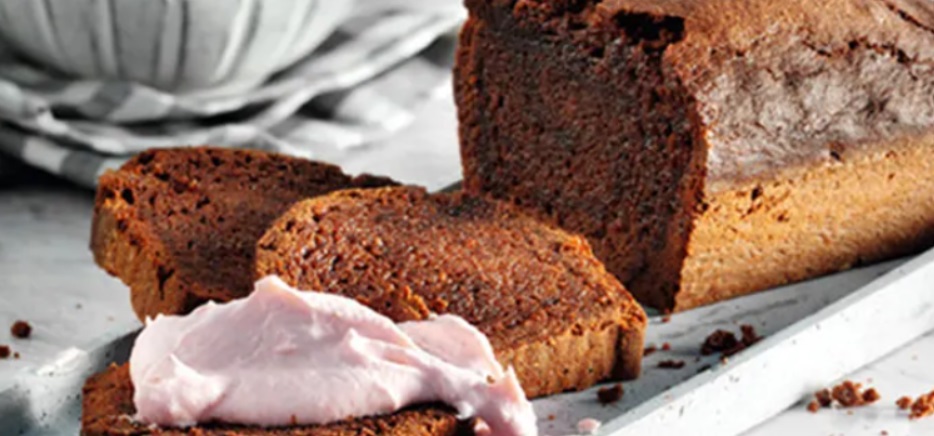 Chocolate cake with strawberry cream