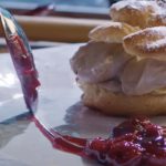 Chocolate-gingerbread cream puffs