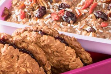 Chocolate smoothie bowl and oat cookies