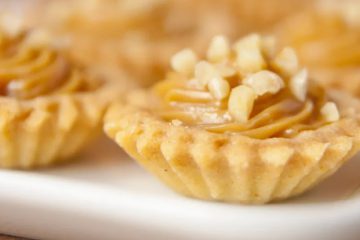 Cupcakes with Caramel Filling