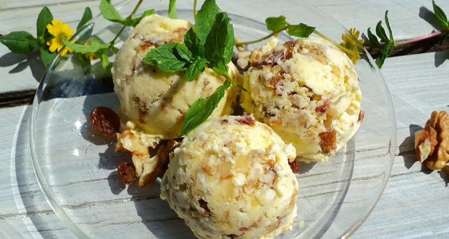 Homemade Mixed Nut Ice Cream