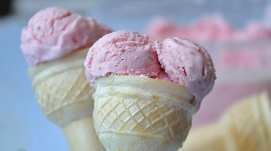 Homemade Strawberry Ice Cream