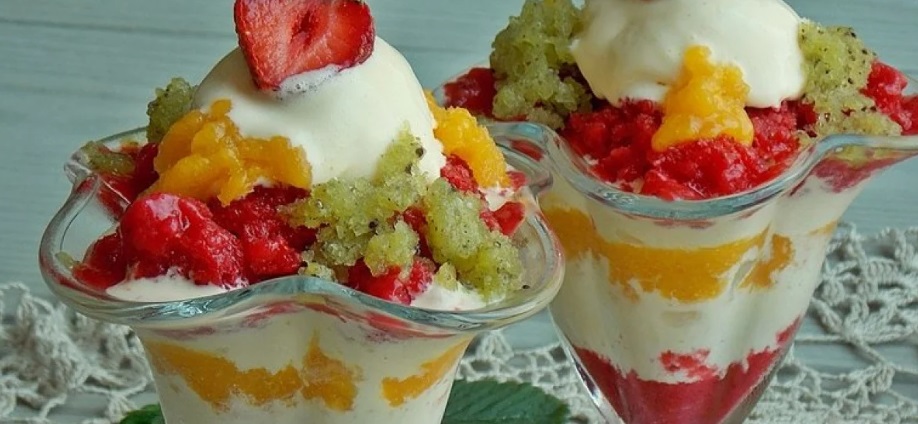 Ice Cream Cup with Fruit Granita