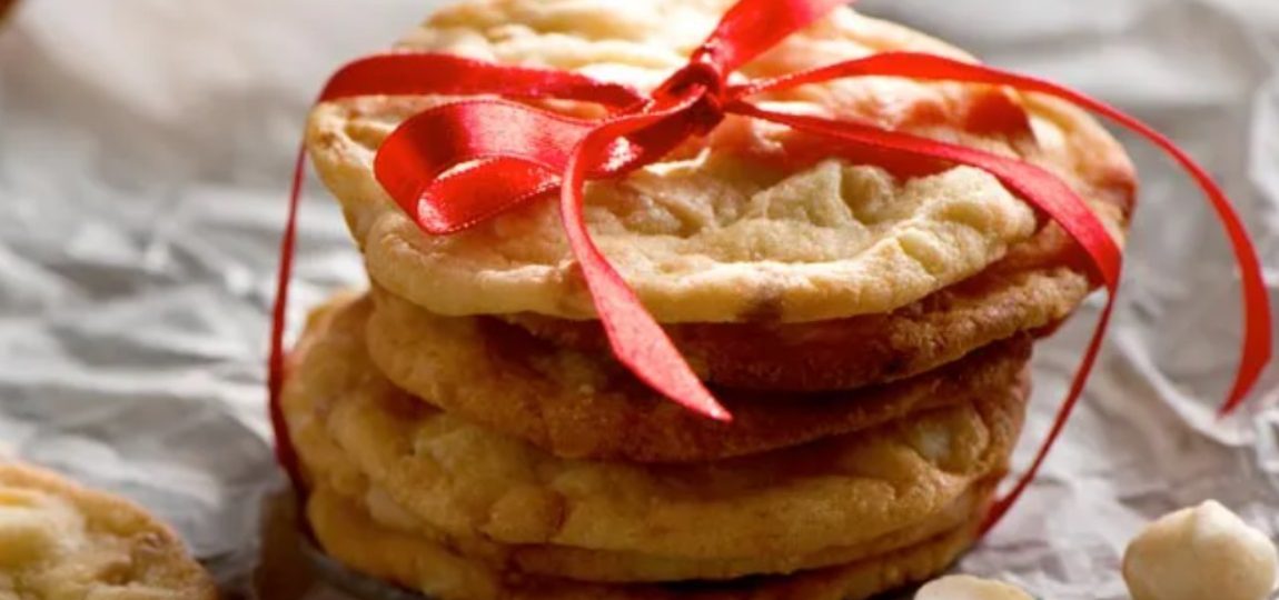 Macadamia White Chocolate Cookies