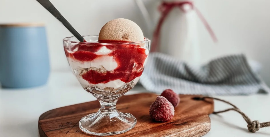 Mascarpone Dessert with Strawberries