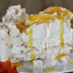 Pavlova Cake with Mango