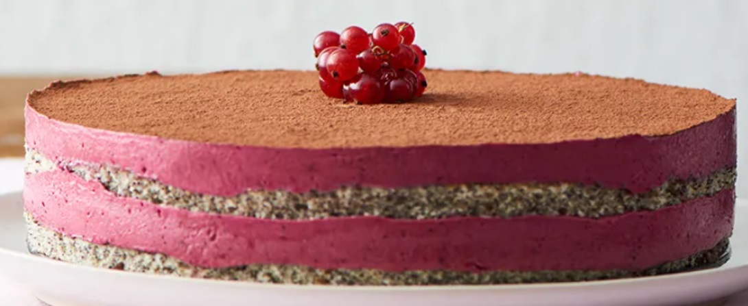 Poppy seed cake with blackcurrant mousse