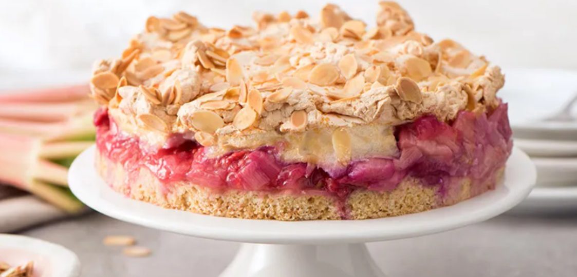 Rhubarb-Raspberry Cake with Meringue