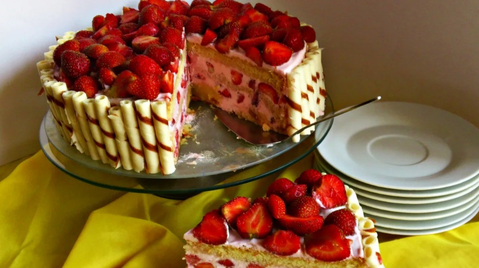Strawberry Cake