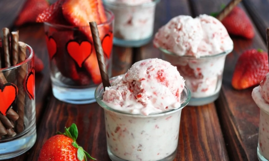 Strawberry and Cream Ice Cream