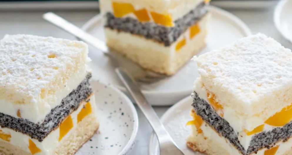 Tropical snowman cake