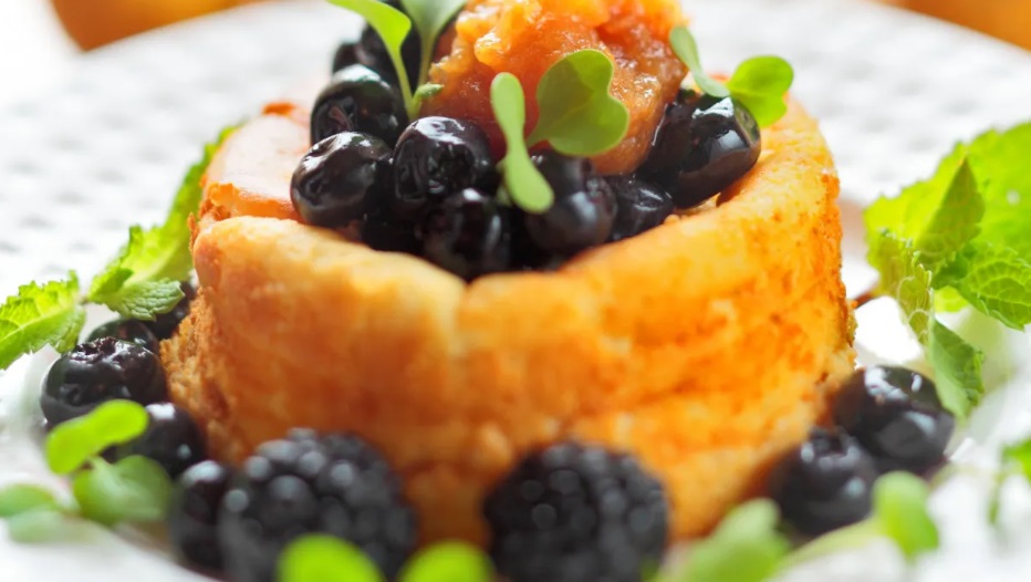 Warm Cottage Cheese Dessert with Blueberries