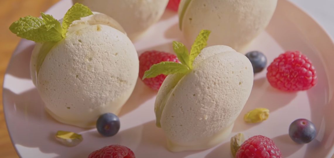 Almond Cookies with Pistachio Ice Cream