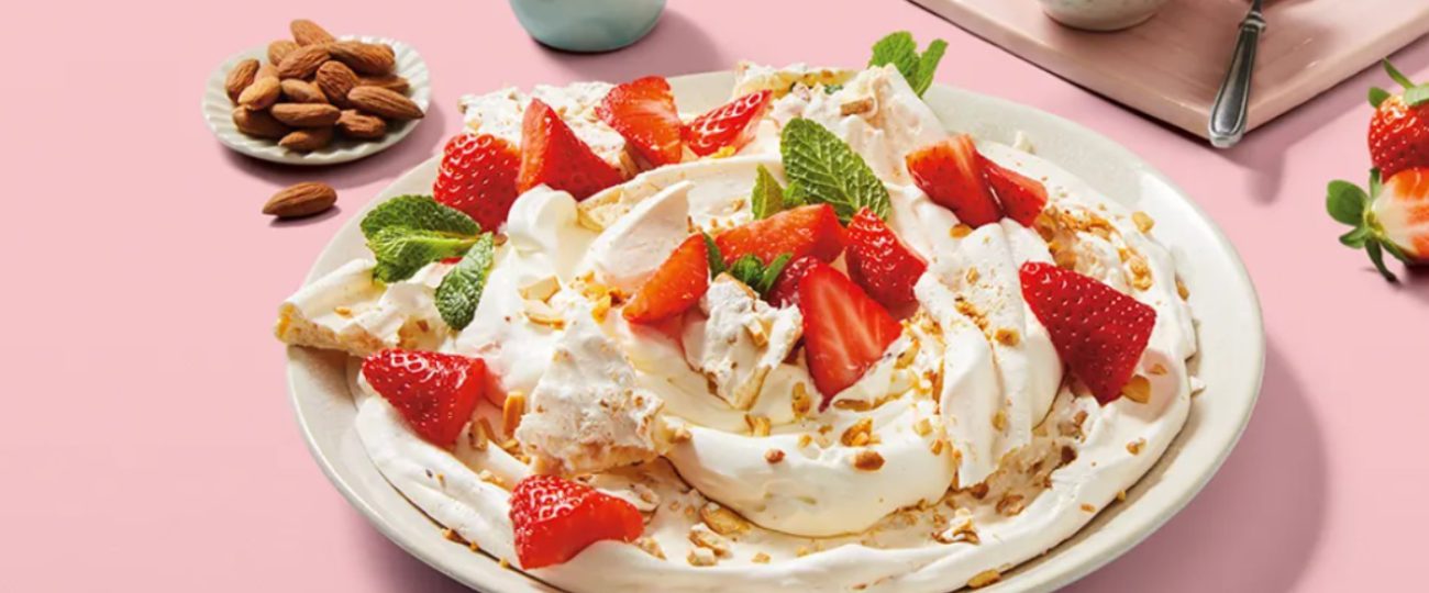 Almond Meringue with Strawberries and Whipped Cream