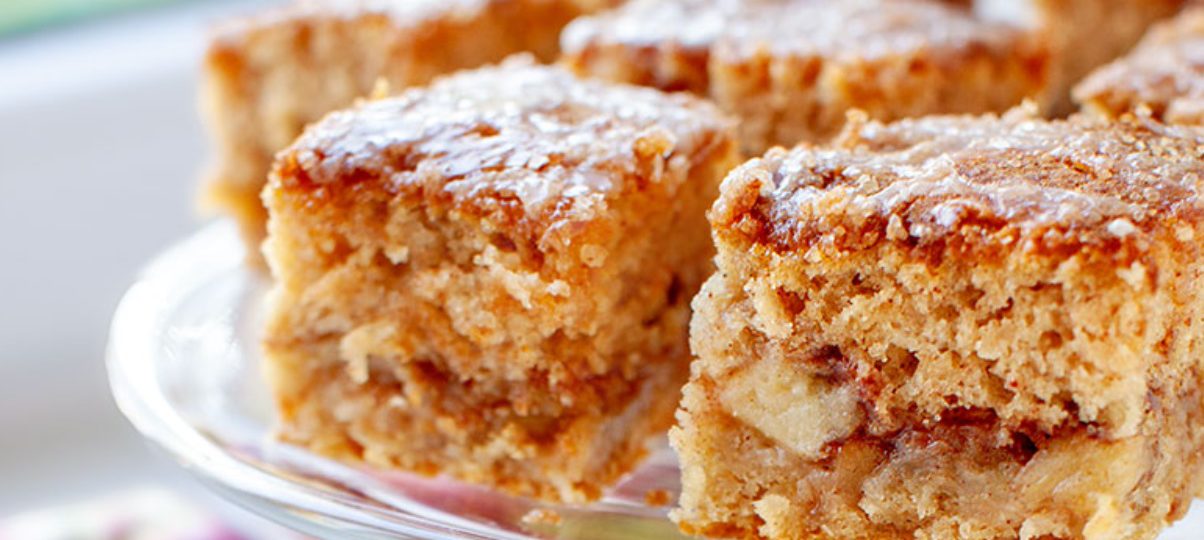 Apple and Cinnamon Cake