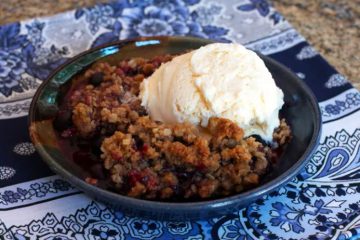 Blueberry Crisp with Oat Crumble