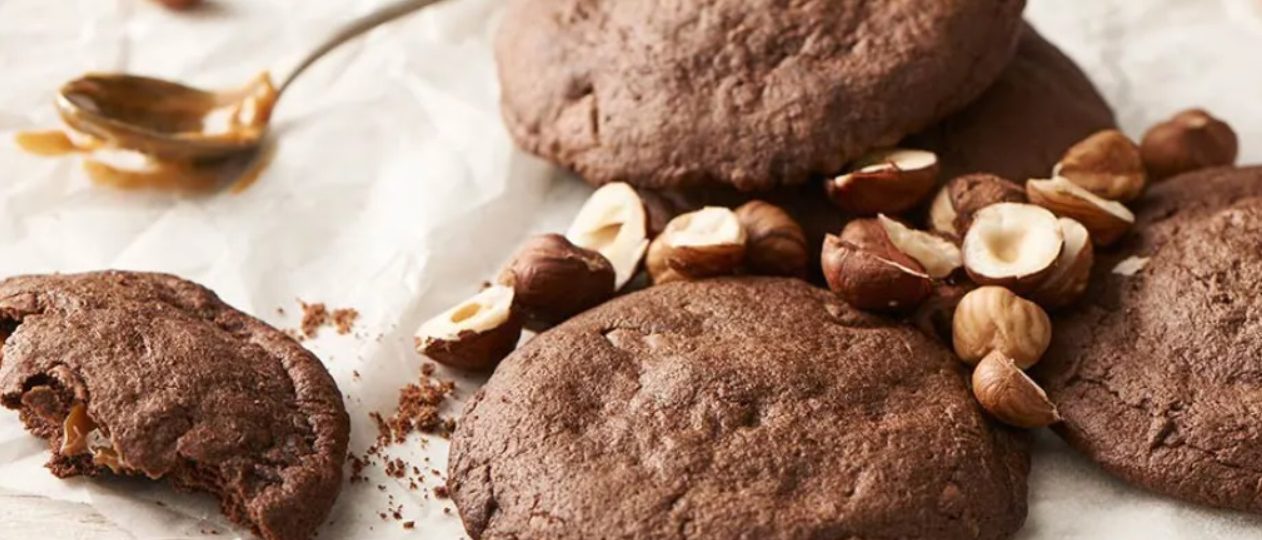 Chocolate cookies with caramel filling