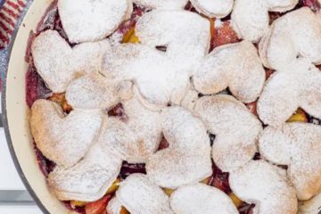 Cobbler – Fruit under Crumbly Cookies