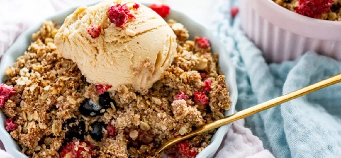 Fruit Crumble with Protein Ice Cream