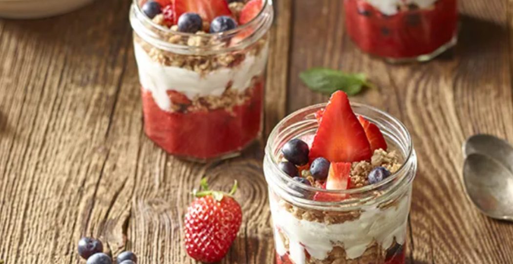 Fruit Dessert with Oat Flakes