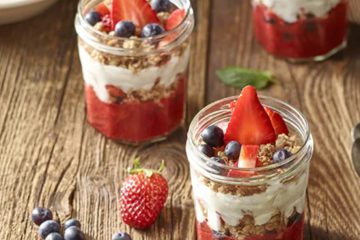 Fruit Dessert with Oat Flakes