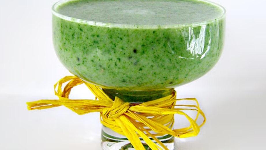 Fruit and Spinach Smoothie
