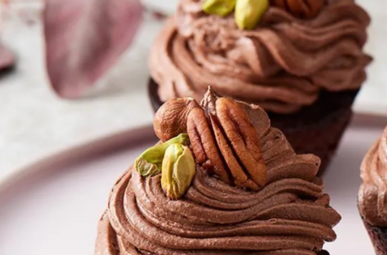 Gingerbread Cupcakes with Cinnamon Ganache