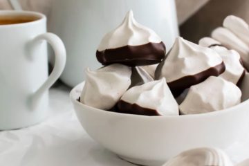 Little Mocha Meringues