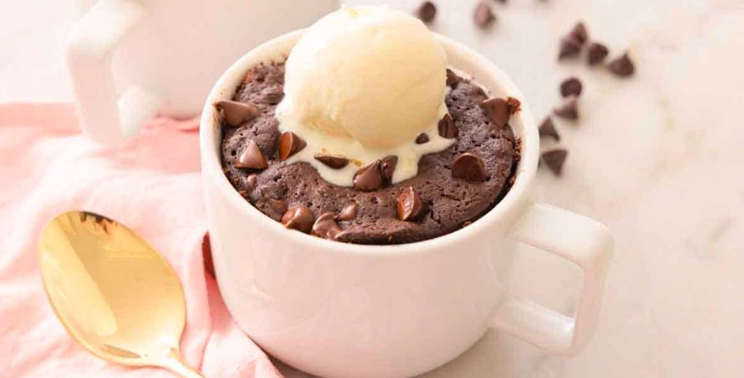 Microwave chocolate brownie in a cup