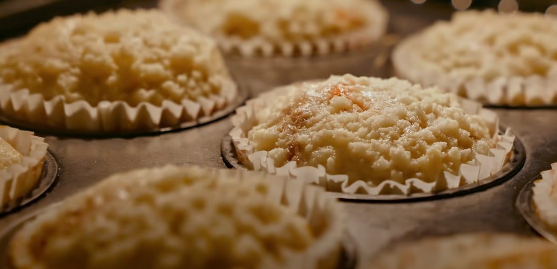 Muffins with Strawberries without Added Sugar