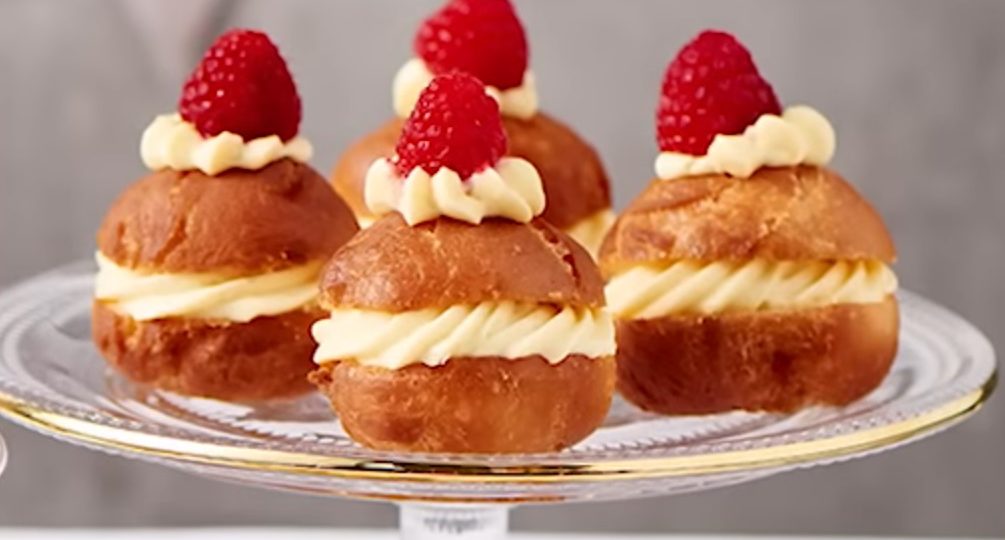 New Year's Mini Doughnuts with Advocaat Cream