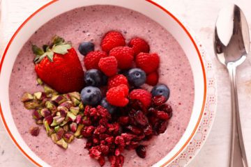 Oat and Berry Acai Bowl