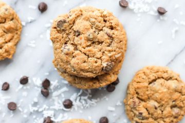 Oat, coconut and cocoa cookies