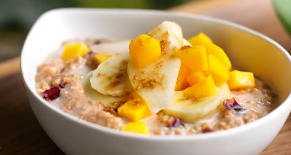Oatmeal with Cranberries and Fresh Fruit